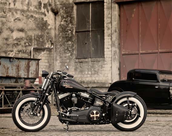 Klassisch und nackt zugleich: Der Motorrad-Veredler Thunderbike aus Hamminkeln setzt bei seinen Umbauten vor allem auf Harley-Davidson. Die Preisspanne reicht dabei von wenigen Tausend bis zu einer Viertelmillion Euro – ohne Limit nach oben.