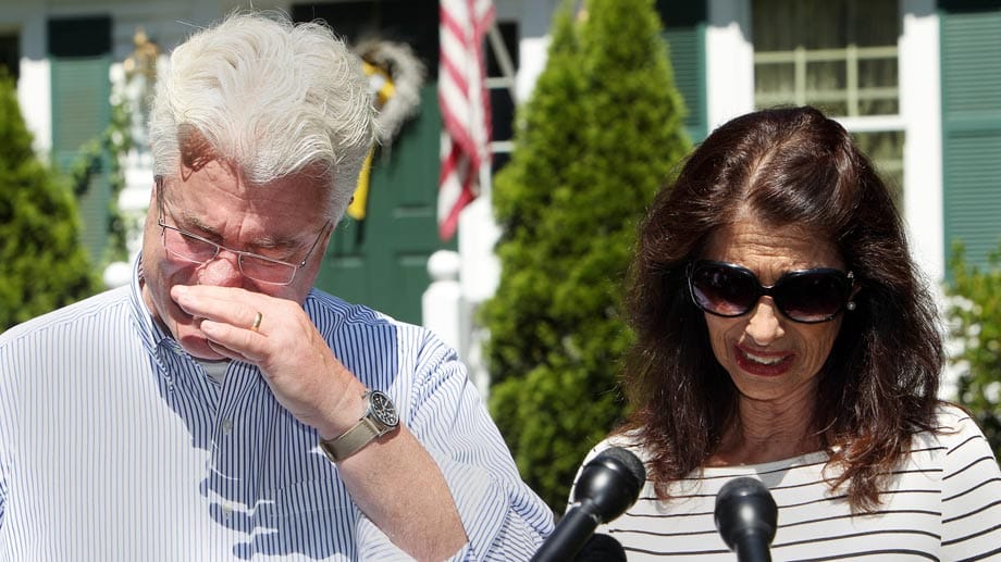 Unter Tränen würdigten John und Diane Foley ihren Sohn als "mutigen, heldenhaften und mitfühlenden Journalisten und Amerikaner".
