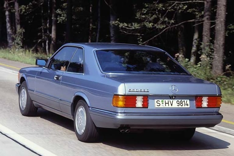 Topmodell war der Mercedes-Benz 560 SEC, das 1985 auf den Markt kam. Der 5,6-Liter leistete 300 PS.