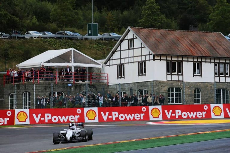 Stark fährt erneut Valtteri Bottas: Der Williams-Pilot hat am Ende die schnellste Zeit und macht deutlich, dass mit ihm zu rechnen sein wird.