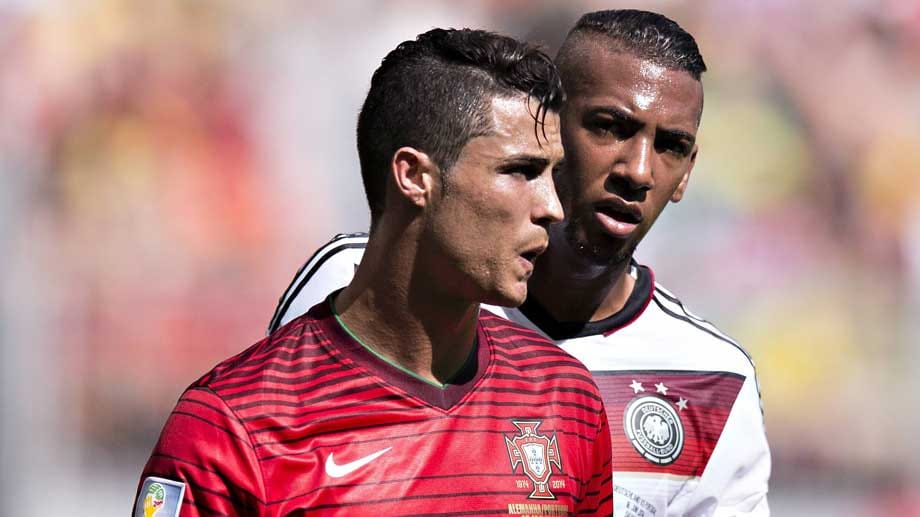 Seine Nationalmannschaftskarriere bleibt bislang aber noch unvollendet. Bei der WM 2014 kassiert Ronaldo mit Portugal direkt im ersten Spiel eine heftige 0:4-Klatsche gegen den späteren Weltmeister Deutschland. Schon in der Vorrunde verabschieden sich die hoch gehandelten Südeuropäer aus dem Turnier.