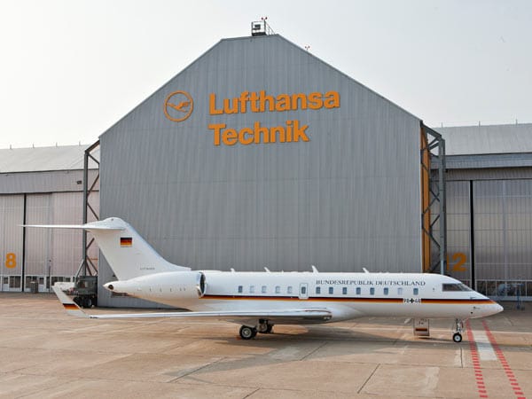 Auch traditionelle Unternehmen aus der Luftfahrtbrache wie die Lufthansa Technik zählen zu den bekannten Größen der Brauche. Bei den Lufthanseaten ist die Flugbereitschaft der Bundeswehr mit den deutschen Regierungsmaschinen wie dieser Bombardier Global 5000 einer der öffentlich bekanntesten Kunden.