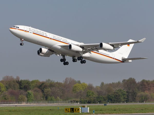 Dort wurden auch die beiden Airbus A340, ursprünglich bei Lufthansa im Linienbetrieb, aufwendig zur "Theodor Heuss" und "Konrad Adenauer" für den Bundespräsident und die Bundeskanzlerin umgebaut.
