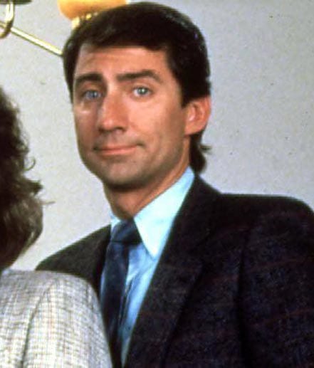 David Garrison, der Marcys ersten Ehemann Steve Rhoades spielte, stieg 1991 aus "Eine schrecklich nette Familie" aus.
