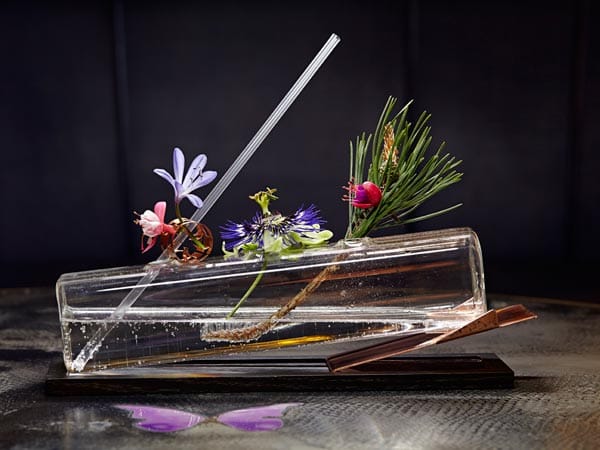 Schmeckt toll, sieht klasse aus: Die Macher der Artesian Bar servieren komplexe, ausgefallene Drinks in einer ungewöhnlichen Glaskollektion – hier die "Digidiva".