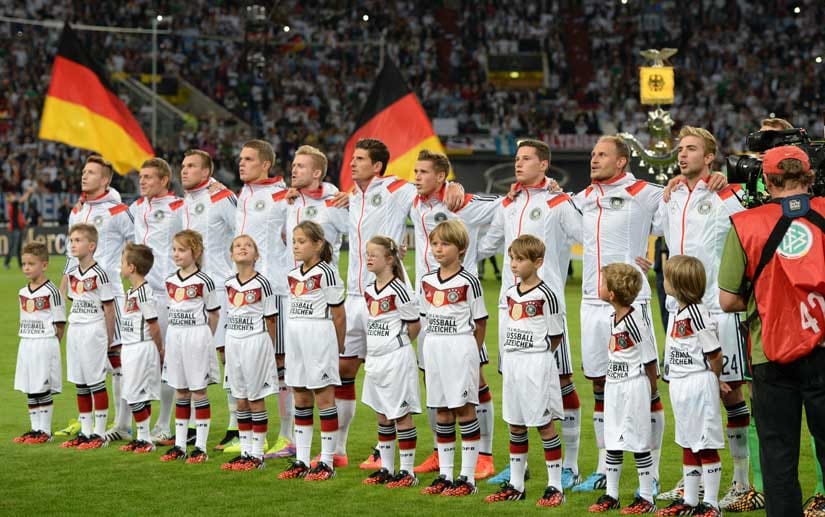 Gerade einmal vier Spieler stehen bei der deutschen Mannschaft in der Startformation, die auch beim Finale in Rio von Beginn an auf dem Platz standen: Neuer, Höwedes, Kramer und Kroos.