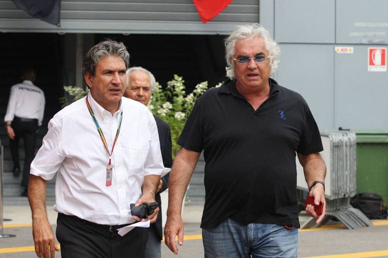 Der ehemalige Benetton- und Renault-Teamchef Flavio Briatore (re.) darf zwar nicht mehr in der Formel 1 arbeiten. Besuchen ist aber erlaubt.