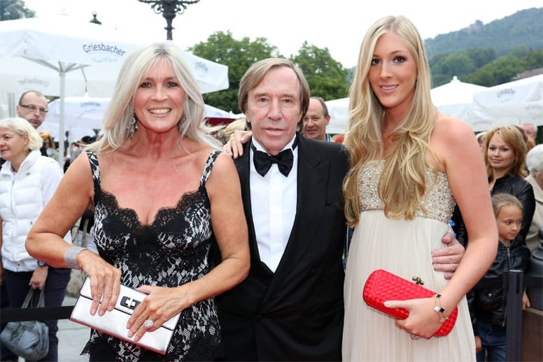Netzer und seine Frau Elvira sind seit 1987 verheiratet. Hier besuchen die beiden mit Tochter Alana im Jahr 2012 einen Grand-Prix-Tanzball im Kurhaus Baden-Baden.