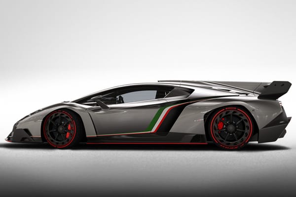 Die Modellbezeichnung stammt wie es im Hause Lamborghini Tradition ist, von einem tapferen und tobenden Kampfstier.