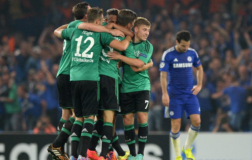 Die Schalker beißen sich in die Partie und werden belohnt. Klaas-Jan Huntelaar erzielt den Treffer zum 1:1-Endstand.