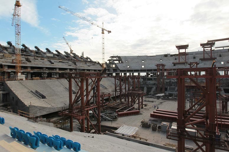 Die Gazprom-Arena in Sankt Petersburg wurde im April 2017 eingeweiht – eigentlich war die Fertigstellung für August 2009 geplant.