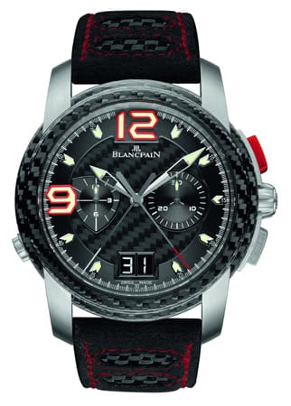 Renn-Sponsor Blancpain überzeugt mit dieser Uhr: Die L-Evolution, ein Schleppzeiger-Chronograph mit Flyback Großdatum, Karbonfaser-Zifferblatt, Alcantara-Armband mit Karbonfaser-Einlagen, Schließe mit Karbonfaser-Einlage, Automatikaufzug. Zu haben in Weiß- oder Rotgold für rund 45.000 Euro.