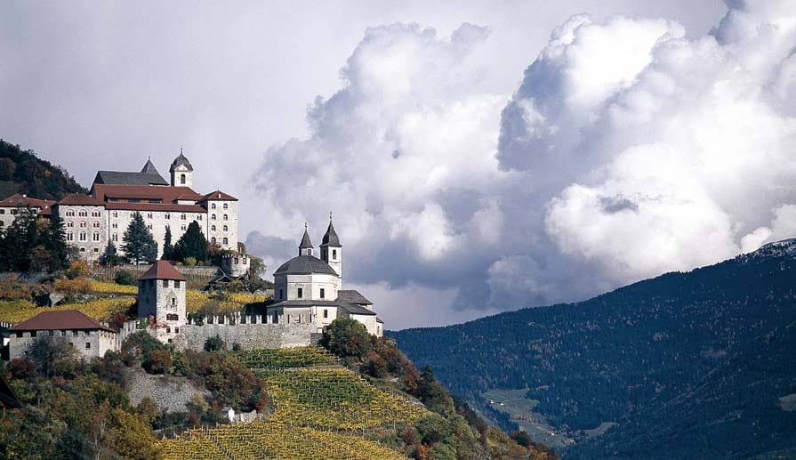 Das Kloster Säben ist einer der ältesten und größten Wallfahrsorte Tirols.