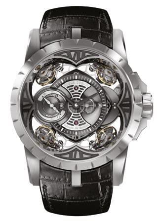 Die Roger Dubuis "Excalibur Quatuor In Silicium" kostet stolze 872.000 Euro. Der Preis dieser Uhr entsteht durch den hohen Grad der Technisierung: Silizium, in seiner Atomstruktur vergleichbar mit Diamanten, wurde wegen seines geringen Gewichts und seiner langen Haltbarkeit verwendet.