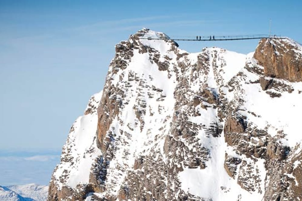 "Peak Walk" in Gstaad: Die spektakuläre Hängebrücke verbindet als einzige auf der Welt zwei Berggipfel miteinander.