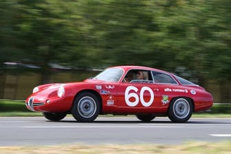 Die Alfa Romeo Giulietta Sprint Zagato mischte Anfang der 60er Jahre die Rennszene auf. Nur 217 Exemplare des schicken Renners liefen vom Band. Noch viel seltener ist die Coda-Tronca-Variante mit dem charakteristischen Heck, von der gerade einmal 30 gebaut wurden.