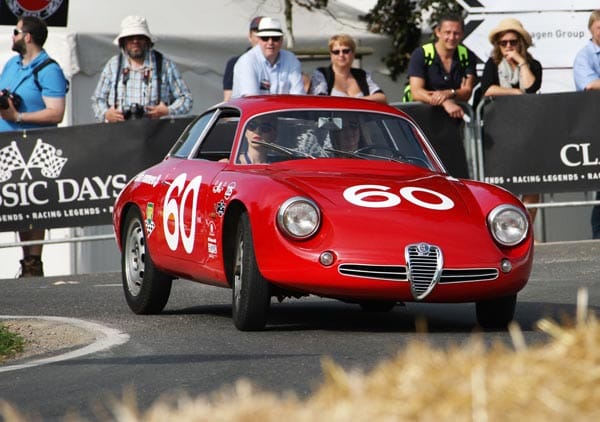 Die Giulietta war für Alfa Romeo ein Verkaufsschlager. Mehr als 28.000 Autofahrer entschieden zwischen 1954 und 1964 sich für das traumhaft schöne Coupé, darunter auch die nationalen Heiligtümer Sofia Loren und Gina Lollobrigida.