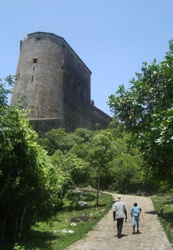 Zur Festung La Ferrière sind es rund zwei Stunden Fußmarsch vom Palast Sans Souci - ebenfalls auf Haiti.