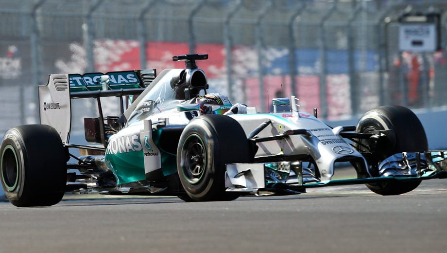 Lewis Hamilton sichert sich auch im dritten freien Training die Bestzeit.