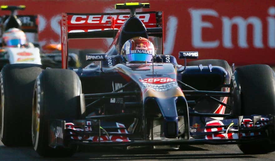 Der Toro-Rosso-Pilot und zukünftige Vettel-Nachfolger Daniil Kvyat muss in der 38. Runde nach einem heftigen Verbremser an die Box und sich neue Reifen holen. Am Ende reicht es nur für Platz 14 für ihn.