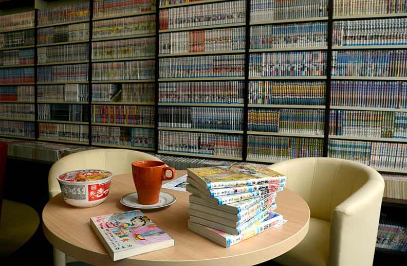 Im Angebot: Mehr als 11.000 Comics zum Lesen vor Ort sowie Suppen, Currys und Kaffee.