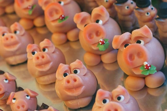 Hierzulande gilt das Schwein als typischer Glücksbringer