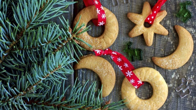 Weihnachtsplätzchen backen ist in vielen Familien eine beliebte Tradition