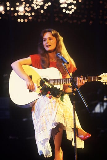 Mit ihrem Sieg beim Eurovision Song Contest 1982 wurde die Sängerin zum Superstar. Sogar eine Rosenzüchtung wurde ihm gleichen Jahr nach Nicole benannt.