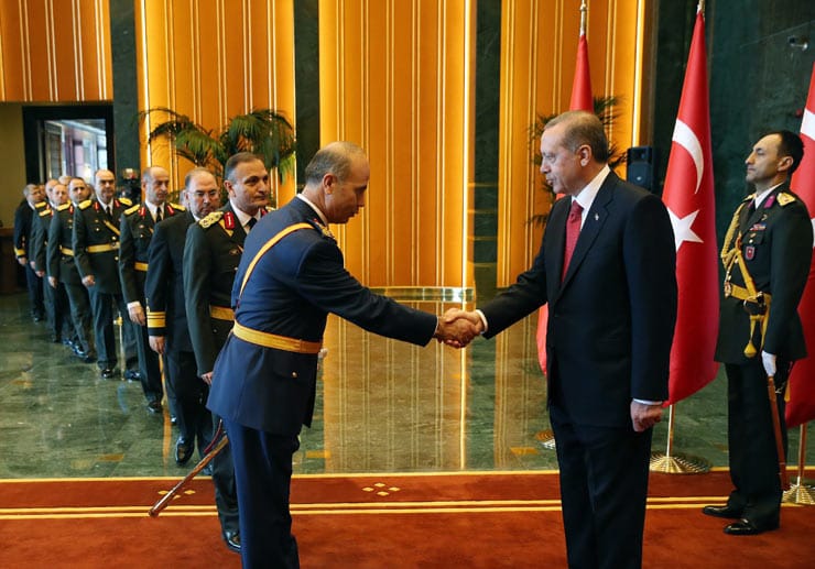 Im neuen Präsidentenpalast nahm Erdogan die Glückwünsche von Politikern und anderen geladenen Gästen entgegen.
