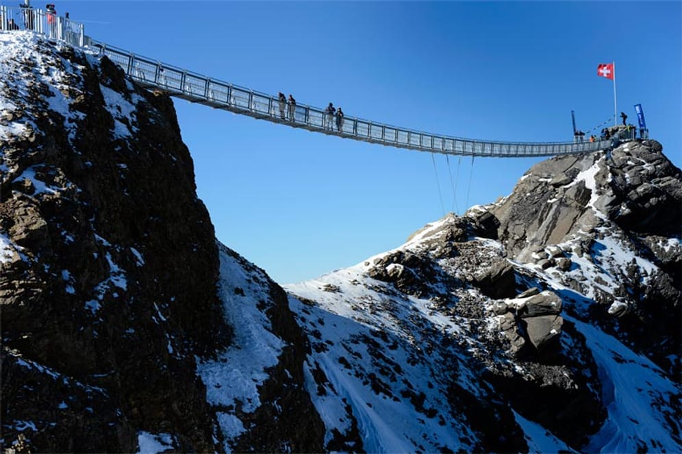 Der neue "Peak Walk" im Skigebiet "Glacier 3000" bei Gstaad