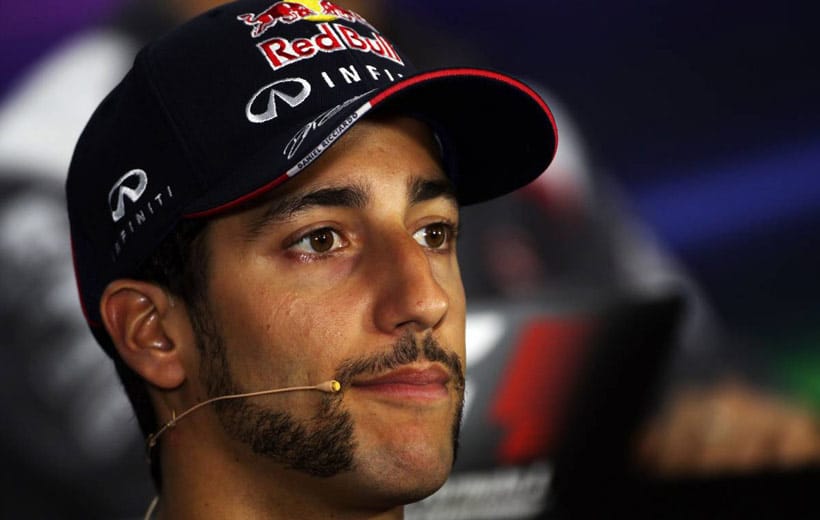 Vettels Teamkollege Daniel Ricciardo hat sich seinen Bart außergewöhnlich rasieren lassen und sorgte damit für Erheiterung im Fahrerlager.