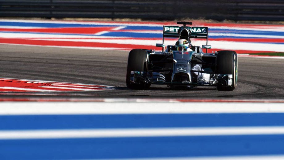 Lewis Hamilton fährt in beiden Freitagssessions die Bestzeit und lässt Nico Rosberg hinter sich.