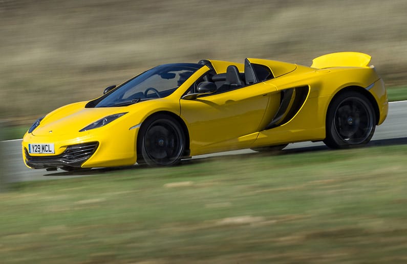 Bei dem 600 PS starken Supersportwagen handelte es sich um einen McLaren 12c. Bei dem 600 PS starken Supersportwagen handelte es sich um einen McLaren 12c.
