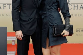 Oliver Bierhoff und seine Frau Klara bei der Premiere des WM-Films "Die Mannschaft" in Berlin.