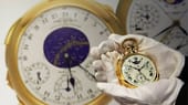 Dabei handelt es sich um die "Henry Graves Supercomplication", die in den 20er und 30er Jahren von der Schweizer Uhrenmanufaktur Patek Philippe für den New Yorker Banker Henry Graves gebaut wurde.