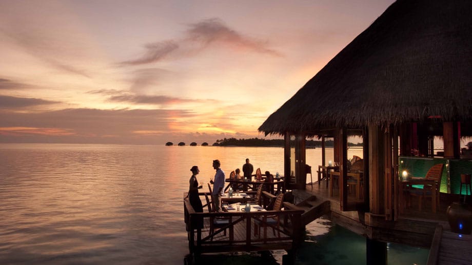 Daher wundert es kaum, dass das Resort zu den schönsten Fleckchen des maledivischen Inselreichs gehört.