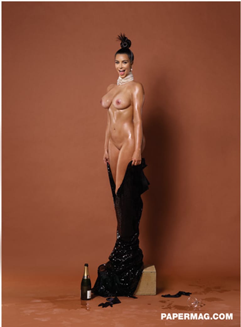 Für das "Paper"-Magazin ließ sich Kim Kardashian nur noch mit einer Perlenkette bekleidet ablichten.