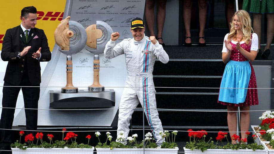 Am 22.6.2014 feiert der Österreich-Grand-Prix nach elf Jahren Abstinenz sein Comeback. Aber auch auf dem Red-Bull-Ring dominiert Mercedes. Rosberg siegt vor Hamilton. Williams-Pilot Valtteri Bottas (hier im Bild) freut sich über Rang drei und damit den ersten Podestplatz seiner F1-Karriere.