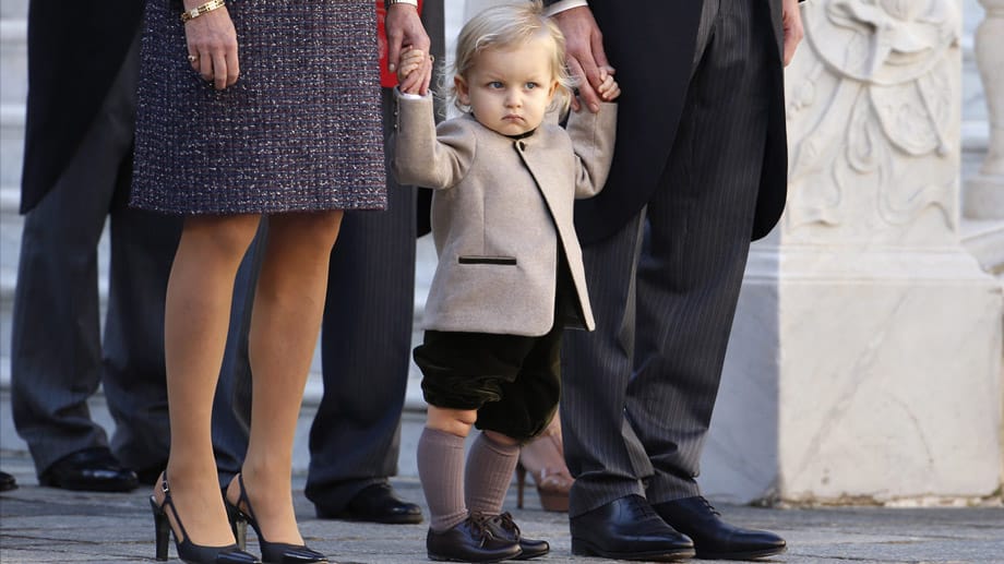 Alexandre "Sacha" Casiraghi ist der erste Sohn von Andrea Casiraghi, dem ältesten Sohn von Prinzessin Caroline von Hannover. Sacha kam am 21. März 2013 zur Welt. Seine Mutter ist die Kolumbianerin Tatiana Santo Domingo, Andreas Ehefrau.