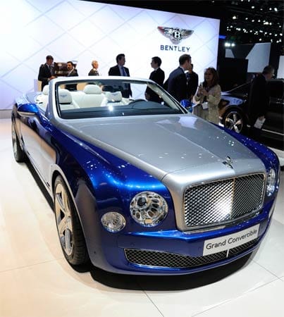 Seit dem Produktionsende beim Azure hat Bentley kein großes Luxus-Cabrio mehr im Programm. In Los Angeles zeigen die Briten mit der Studie Grand Convertible, wie eine Neuauflage aussehen könnte.