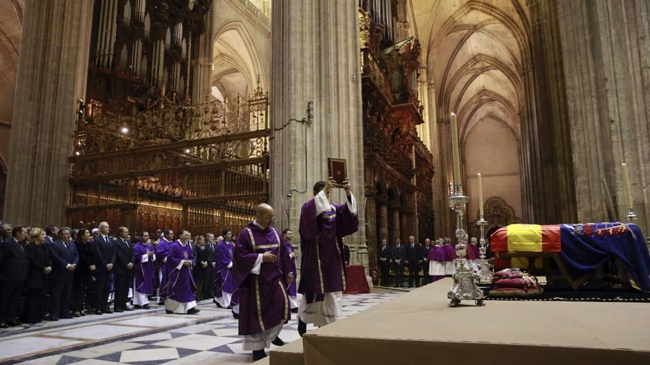 Die Trauerfeier fand in der Kathedrale von Sevilla statt.