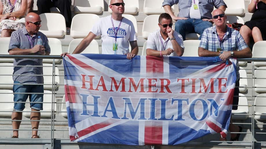 Die Hamilton-Fans unterstützen den WM-Führenden. "Hammertime" ist das Codewort der Mercedes-Crew für den Engländer, wenn er voll pushen soll.