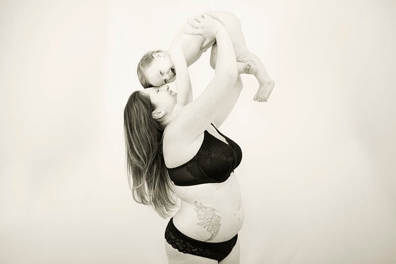 Jessica Hernandez mit ihrem Sohn Mason (17 Monate). Jessca ist Hebamme kennt die Nöte und Sorgen von Müttern nun von beiden Seiten.