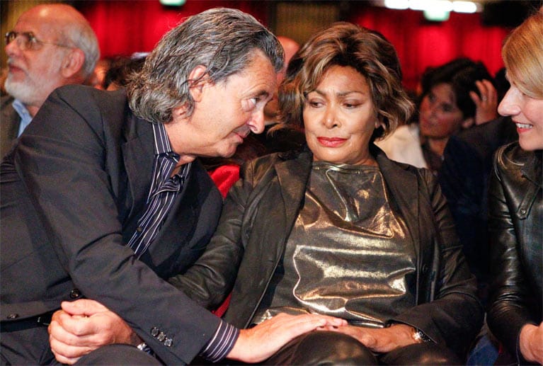 Tina Turner und Erwin Bach - das Paar heiratete 2013 - im September 2011 in Zürich bei der Präsentation von Turners neuem Album "Children Beyond".