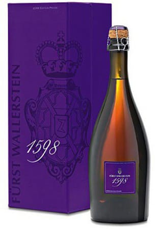 Das Champagnerbier von Fürst Wallerstein wird in den Luxushotels Adlon in Berlin und Ritz in Paris ausgeschenkt. Auch der Preis ist fürstlich: Es kostet 90 Euro in der 0,75l-Flasche.