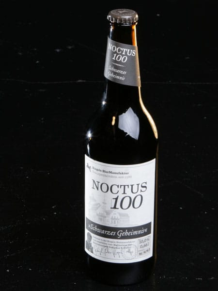Das ist der Ausgangspunkt für unsere Sonderedition: Das Riegele Noctus. Das Schwarzbier - Noctus ist das lateinische Wort für "Nacht" - erhält durch die Bourbon-Fässer erstaunliche neue Aromen.