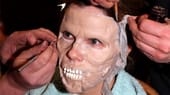 Für ihre Zombie-Hauptrolle musste sich die Schauspielerin einer aufwändigen Prozedur in der Maske unterziehen.