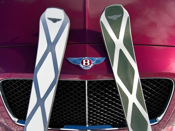 Aus der mehrjährigen Kooperation von Bentley mit der Schweizer Manufaktur Zai ging eine auf 250 Exemplare limitierte Kleinserie hervor, die von Hand gefertigt sogar passend in British Racing Green für rund 8000 Euro ihre Liebhaber fand.