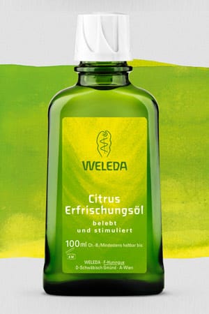 Für eine aktivierende, anregende Massage ist Citrusöl von Weleda (um 12 Euro) gut geeignet.