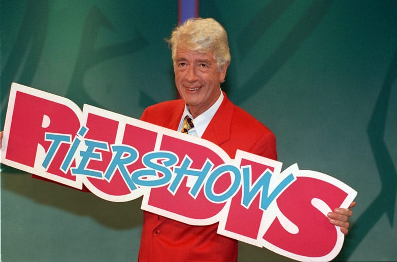 Rudi Carrell bei der Vorstellung der zweiten Staffel von "Rudis Tiershow" am 29.06.1993 in Fernsehstudio von Radio Bremen.